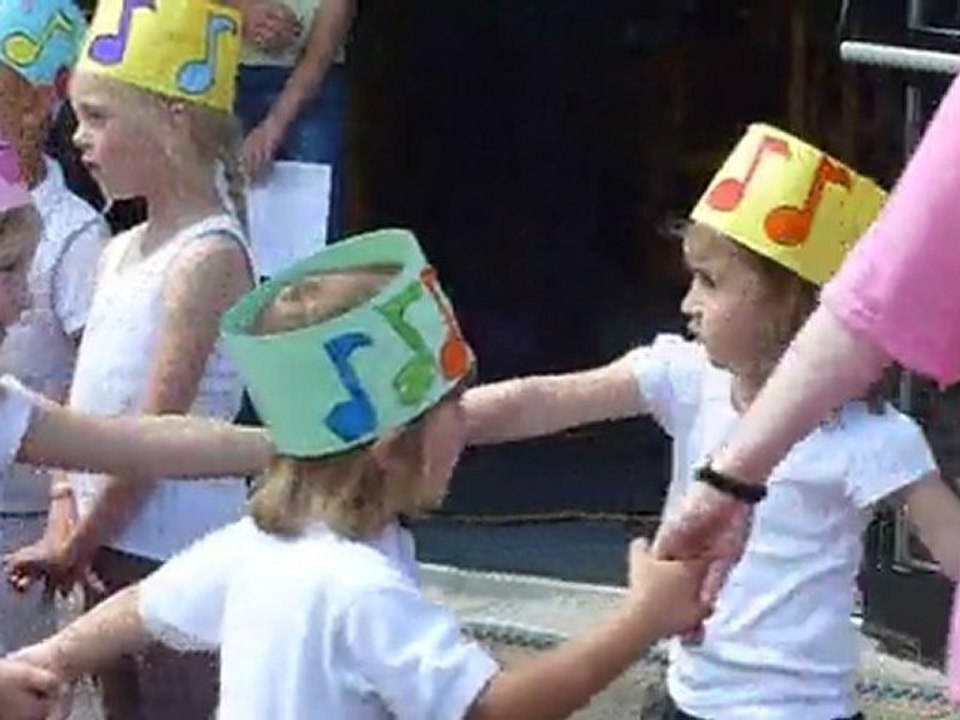 Fête Ecole Galilé - Lucie chante & danse