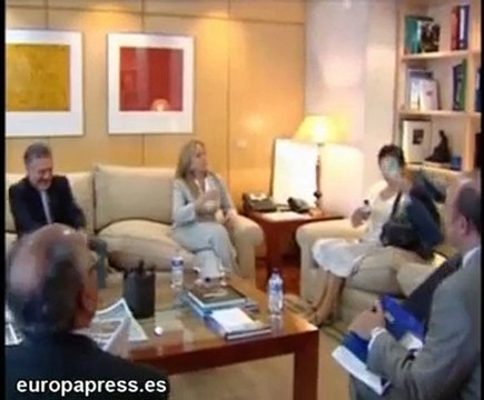 Trinidad Jiménez se reúne con enfermeros