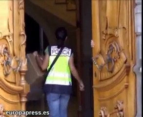 La policía registra oficinas de Mútua de Accidentes
