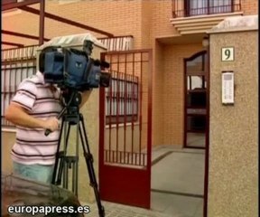 Vecinos encuentran a una bebé abandonada