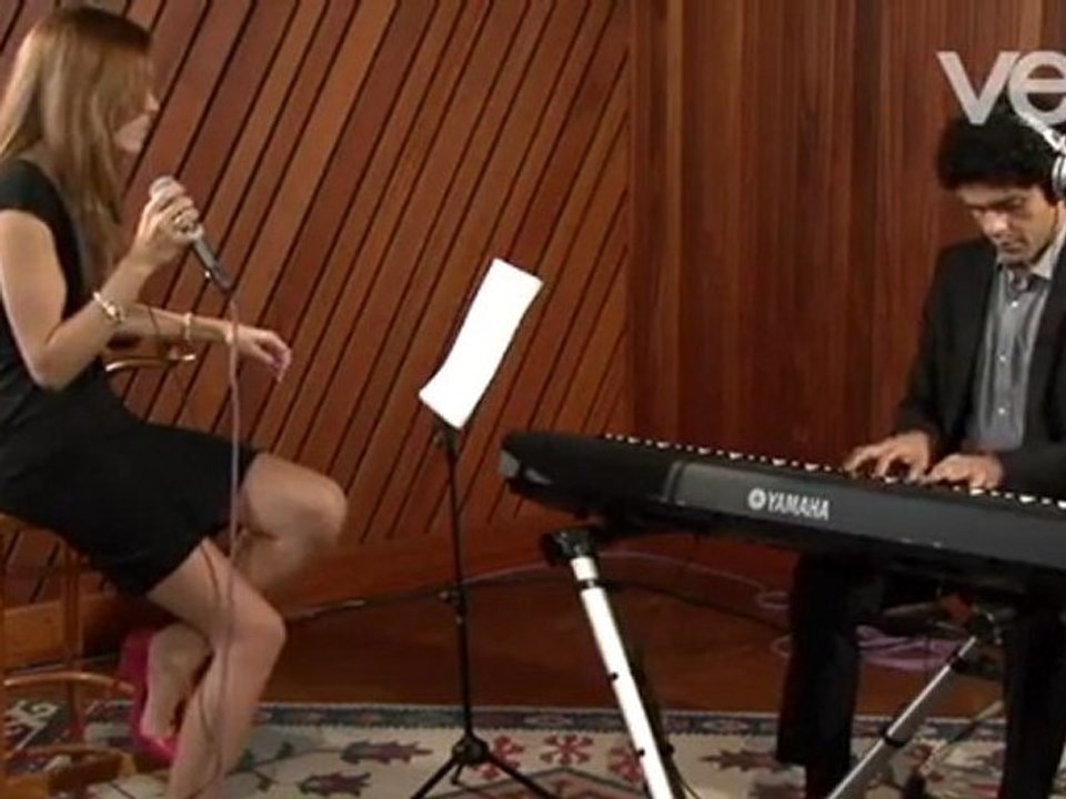 Ana Lys canta 'Smile', de Charles Chaplin