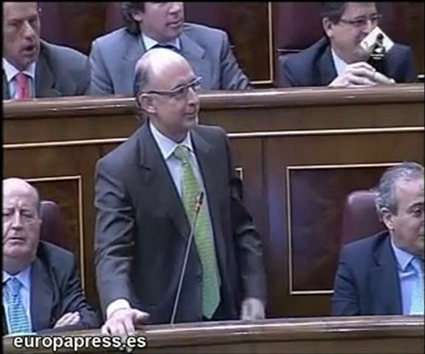 Bono manda callar a Montoro en el Congreso