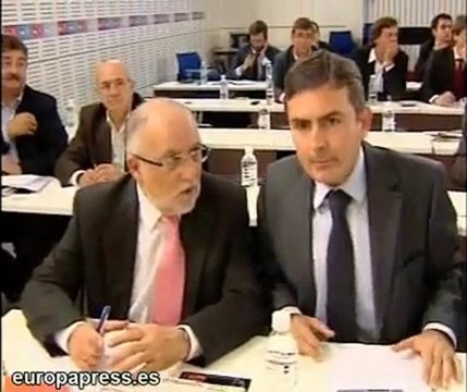 La dirección del PSOE reúne a sus barones