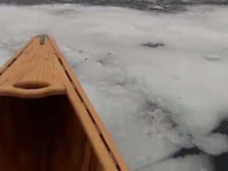 2011-05-15 Canoe sur le lac Sacacomi gele