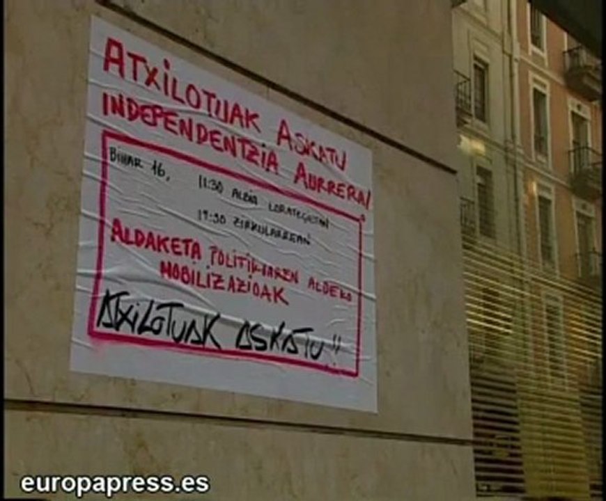 Piden en carteles libertad de Batasuna