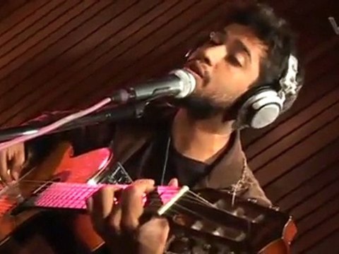 Maria Gadú canta 'Linda Rosa'