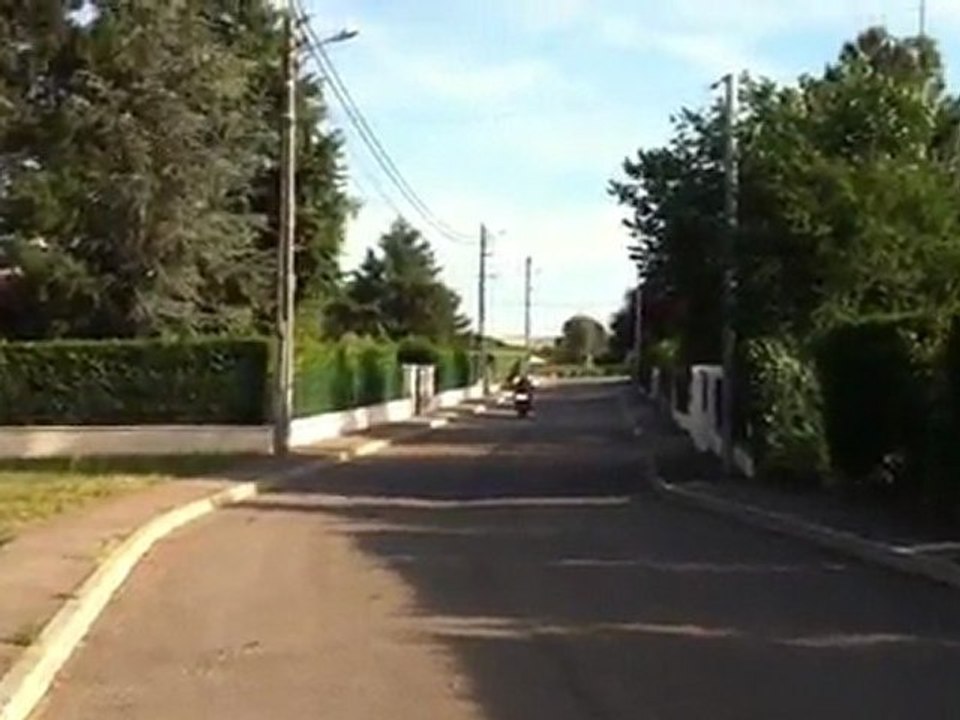 Après le scooter de papa, la moto de tonton