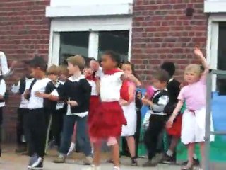 Danse du loup, le renard et la belette.