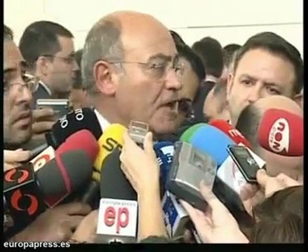 No entra en trifulca política de Caja Madrid