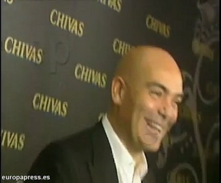 Famosos juegan el poker para donar dinero