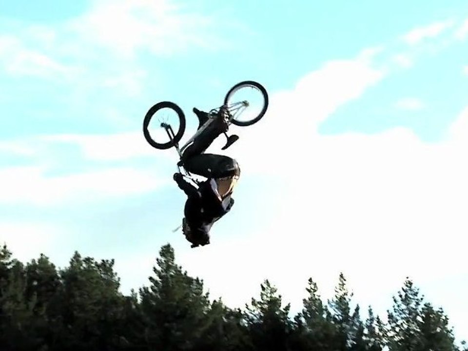 World First BMX Triple Backflip - Jed Mildon May 28, 2011
