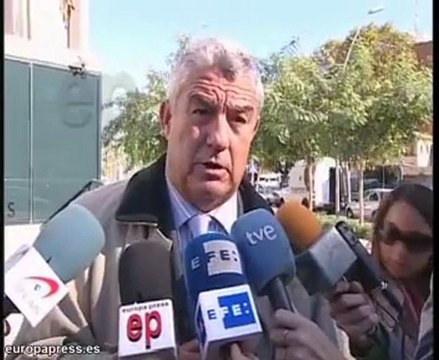 Abogado familias contradice a arquitecta