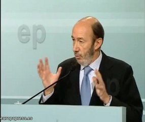 Rubalcaba acusa al PP de expandir rumor
