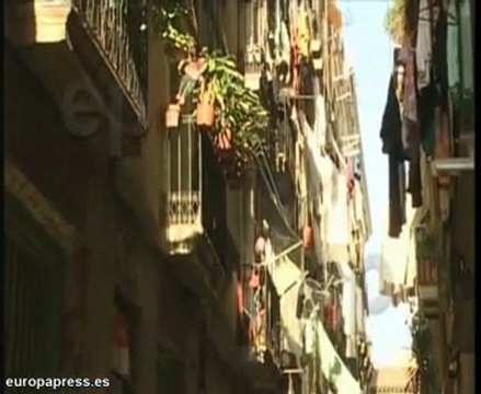 Muere tras caer de un edificio incendiado