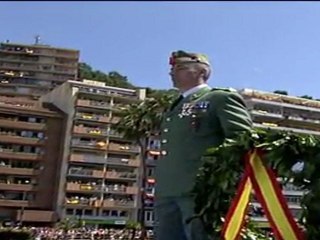 Homenaje a la bandera y los caídos en Málaga