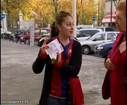 Larga colas a la entrada de San Mamés