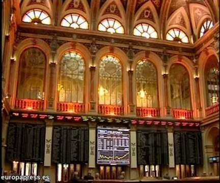 El Ibex 35 cae un 0,32 a media sesión