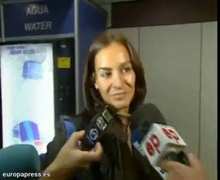 Familiares 'Alakrana' llegan a Barajas