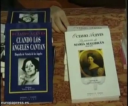 Escritores colaboran en el rastrillo