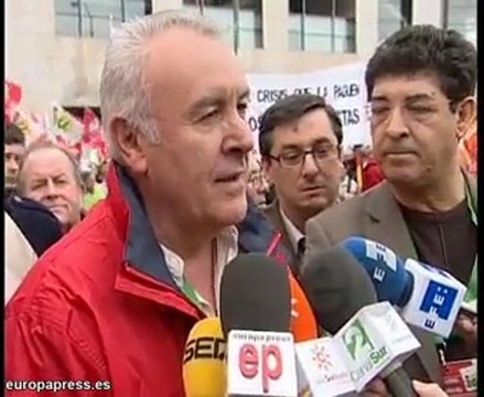 Cayo Lara cumple con la movilización en Sevilla