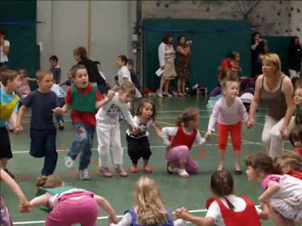 lola danse avec les écoles