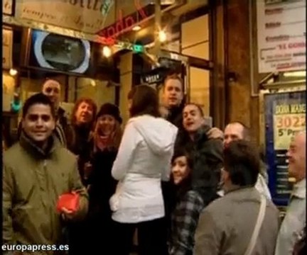 Tres horas para comprar Lotería en Manolita