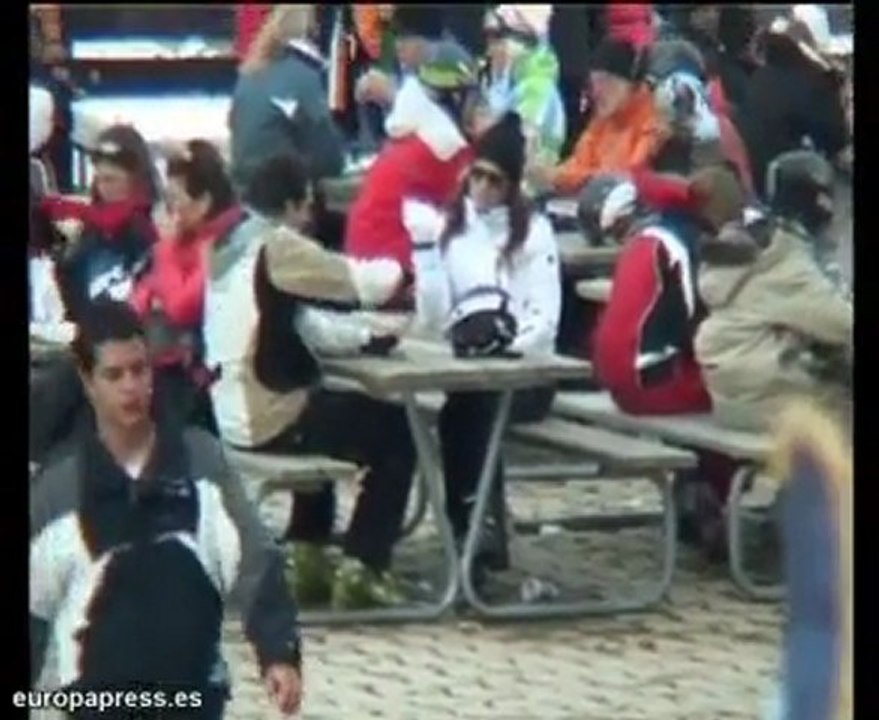 Maria José Suárez aprende a esquiar