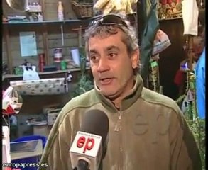 Ciudadanos visitan la Feria de Santa Llúcia