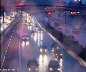 La lluvia provoca tráfico lento en Madrid