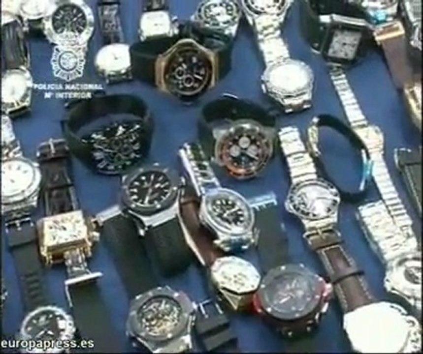 Policía desmantela una banda de relojes falsos