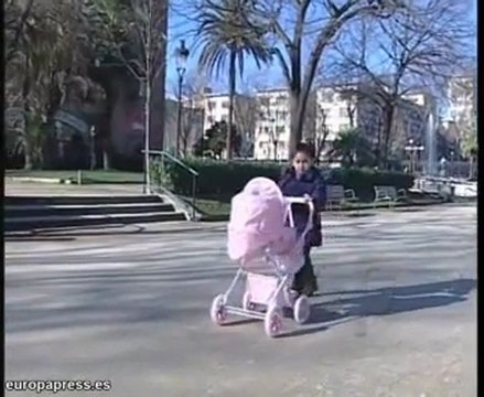 Niños barceloneses disfrutan de sus regalos de Reyes