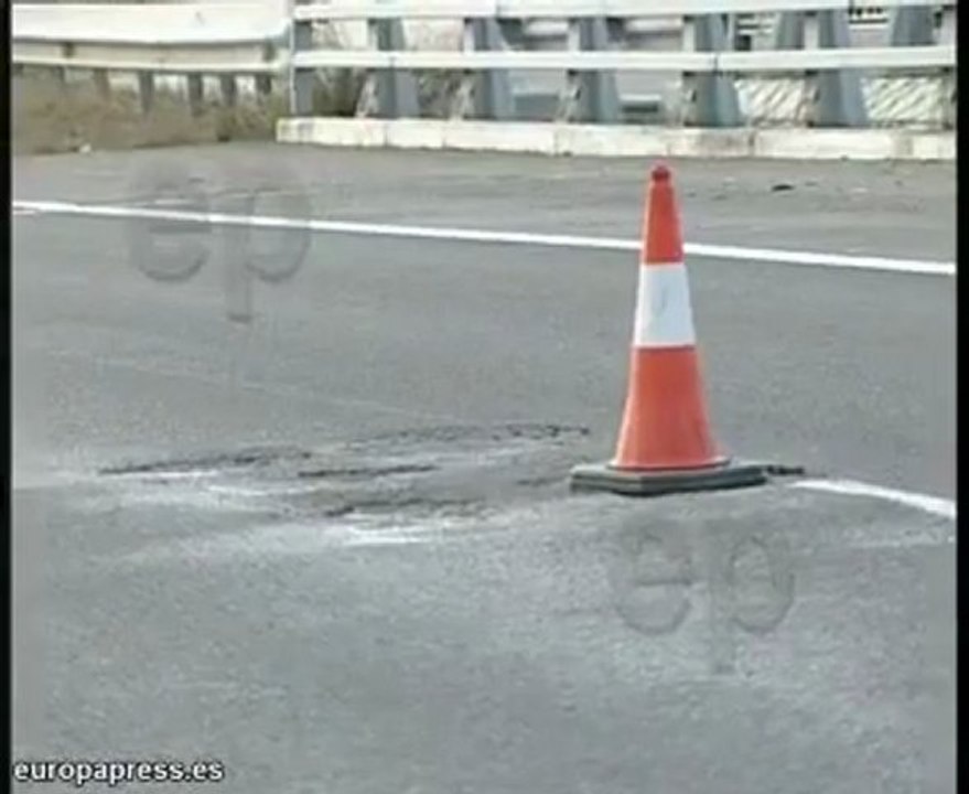 Atascos a causa de un socavón en Barcelona