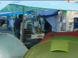 Los "indignados" se quedan