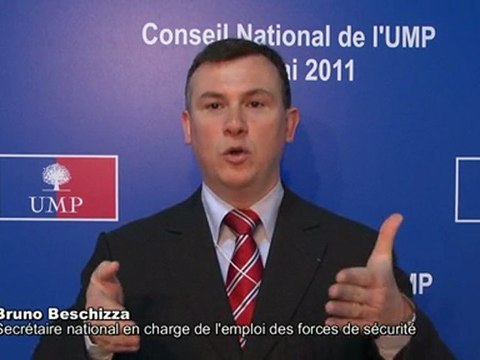 UMP- Militants et cadres de l'UMP derrière Nicolas Sarkozy