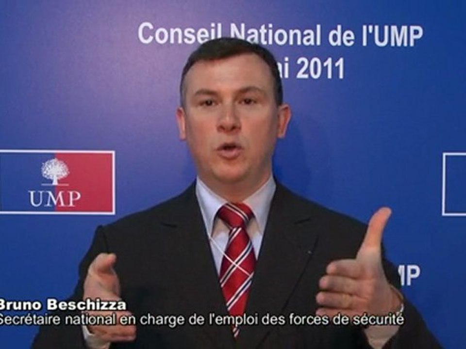 UMP- Militants et cadres de l'UMP derrière Nicolas Sarkozy