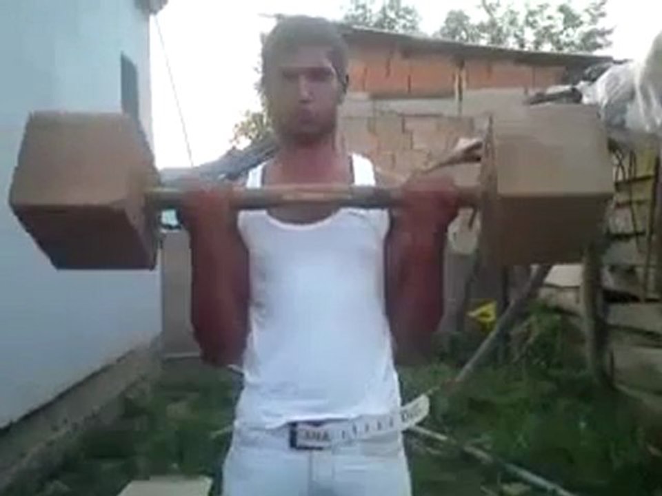 Outdoor Weightlifter Fail