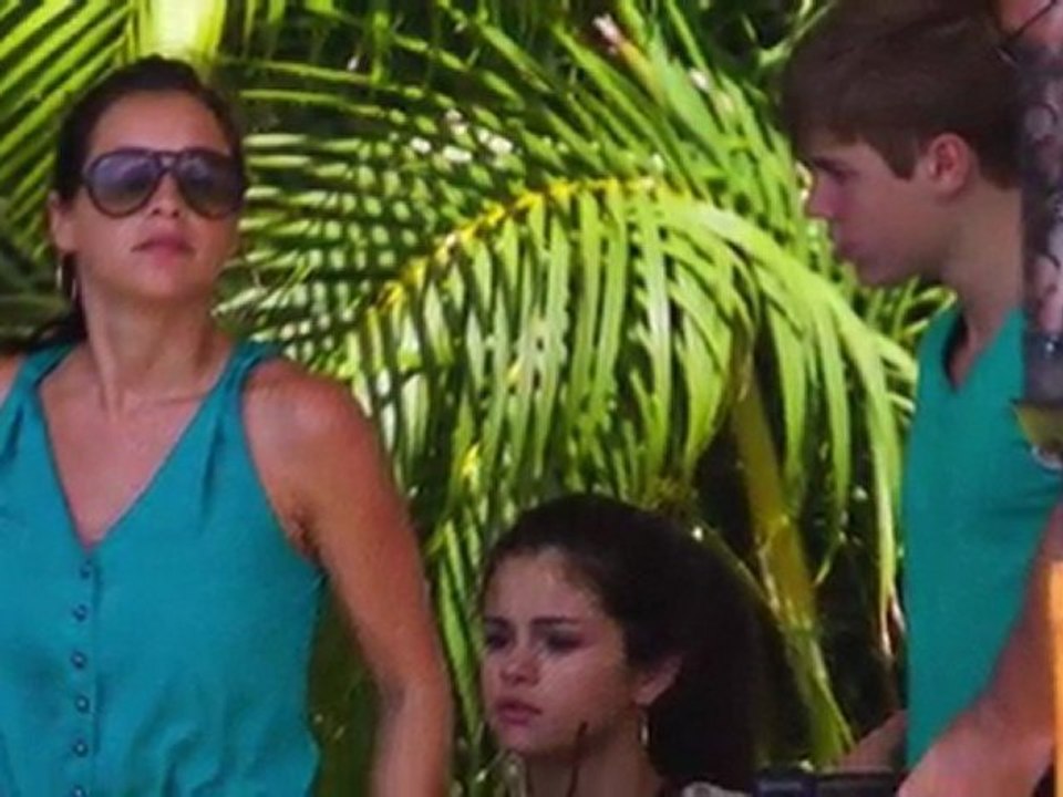 Justin Bieber et Selena Gomez à Hawaï