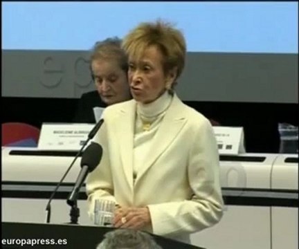 De la Vega pide apoyar a mujeres en procesos de paz