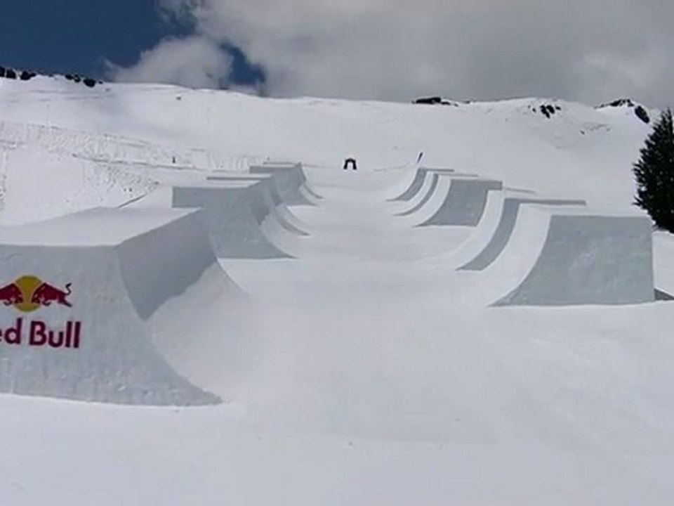 Ski : Simon Dumont - Custom HalfPipe RedBull