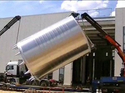 Arrivée des cuves 1230hl à Vouvray