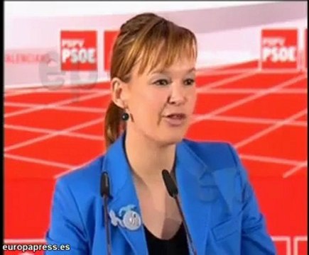 Pajín critica falta de educación de Aguirre