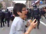 Schockierendes Video aus Spanien - Wie die Polizei mit der Revolution in Spanien umgeht