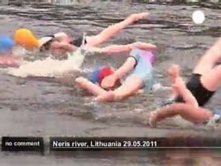 Course de poupées gonflables en Lituanie - no comment