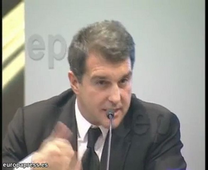 Laporta y Pujol defienden a escritor catalán