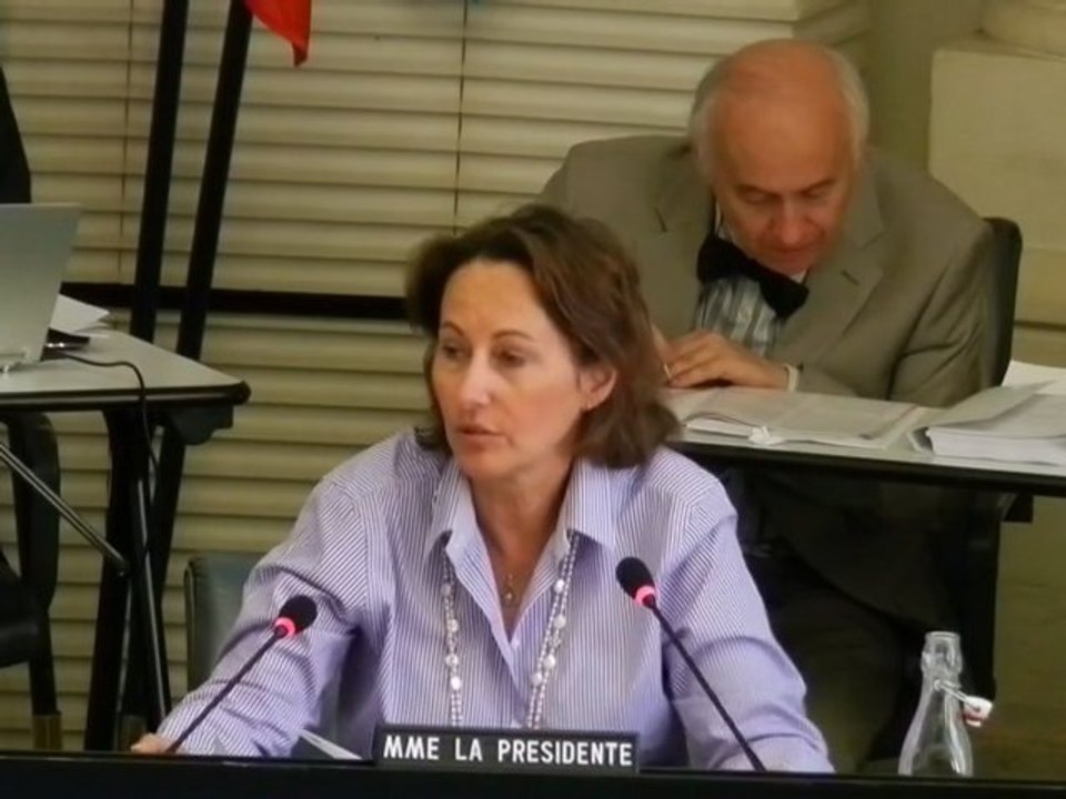 Mise au point de Ségolène Royal lors du vote de l'aide aux éleveurs