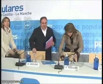 Cospedal ofrece un pacto económico al PSOE