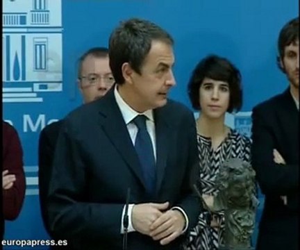 Zapatero con los premiados de los Goya