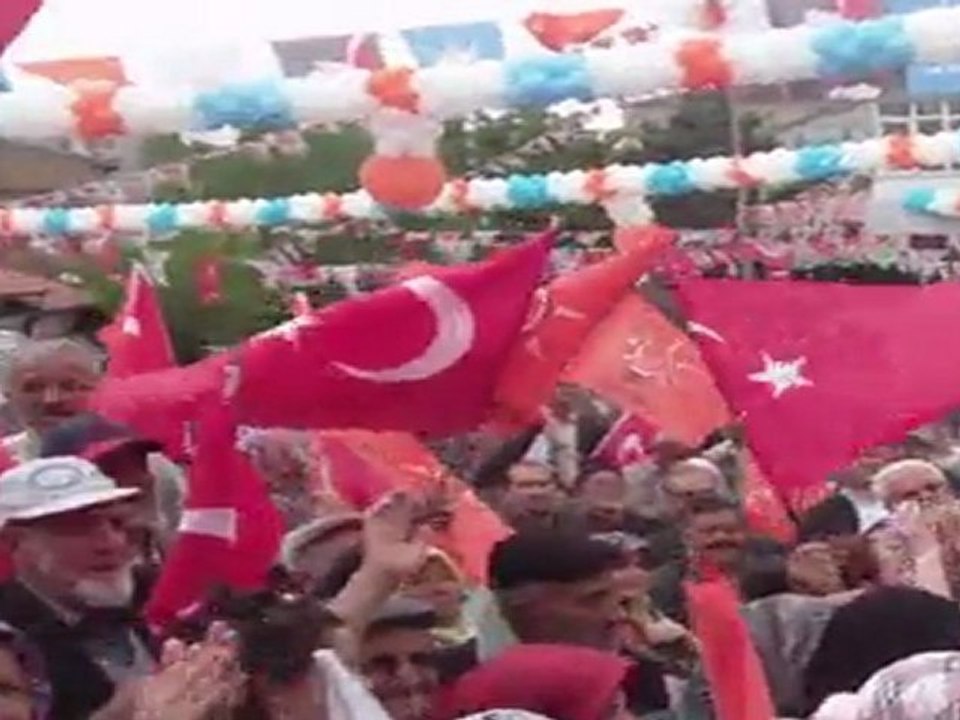 Dışişleri Bakanı Ahmet DAVUTOĞLU Bor'da Halka Hitap Etti.