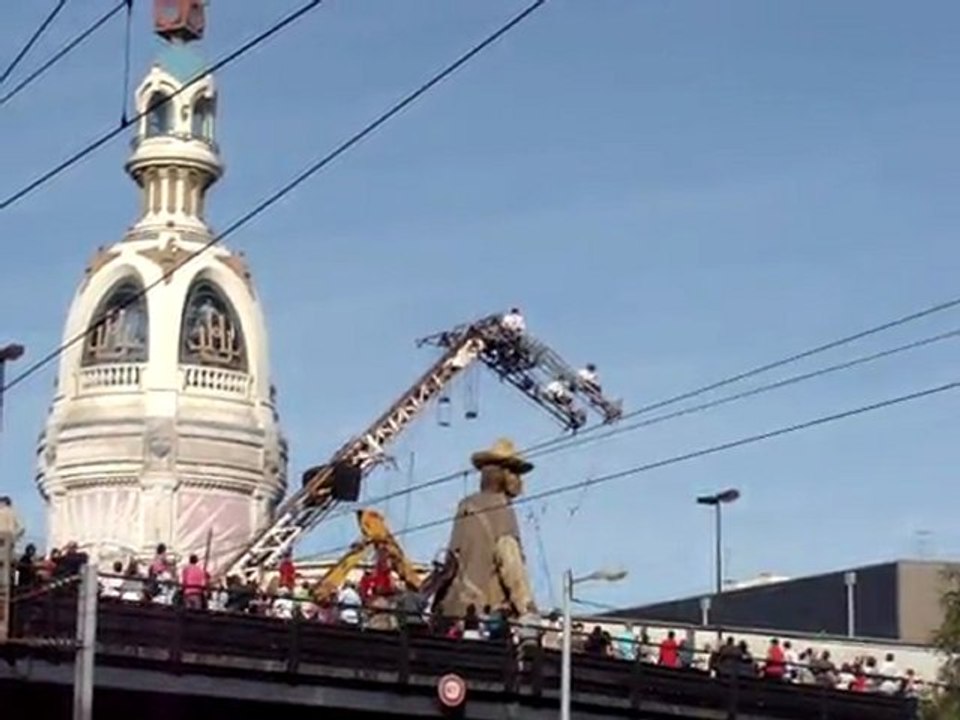 Royal de luxe : Campesino sur le pont LU; mai 2011