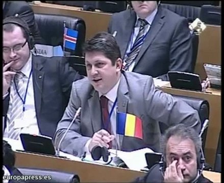 Moratinos aboga por el diálogo con Cuba